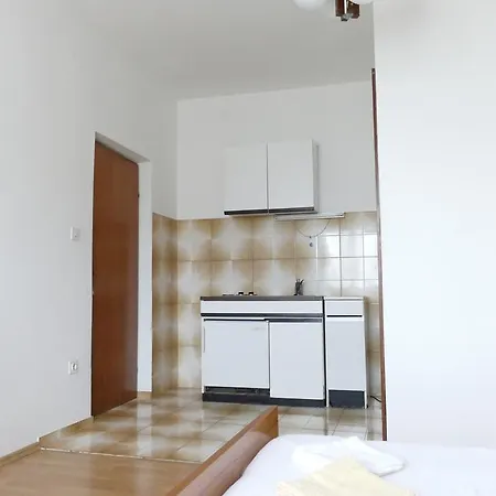 Bront Apartment Mimice