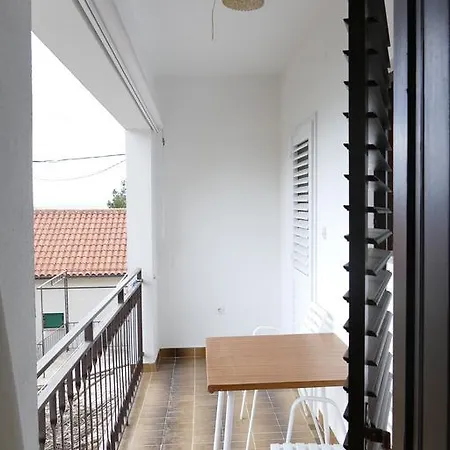 Apartment Bront Mimice