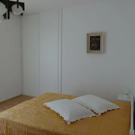 Bront Apartment Mimice