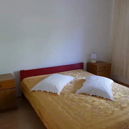 Bront Apartment